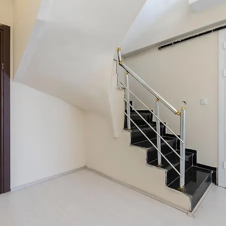 Duplex Flat W Nature View Balcony And Ac In 公寓 *